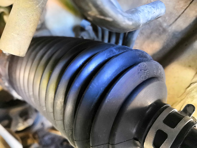 Как поменять пыльник на рулевой рейке