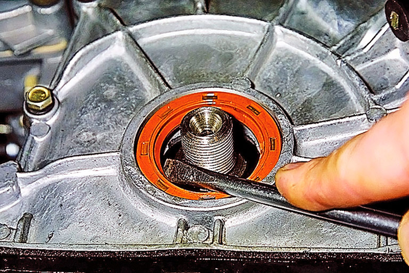 Как поменять лобовой сальник